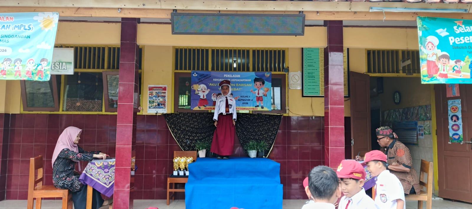 "Aku Pemimpin Barisan yang Hebat"