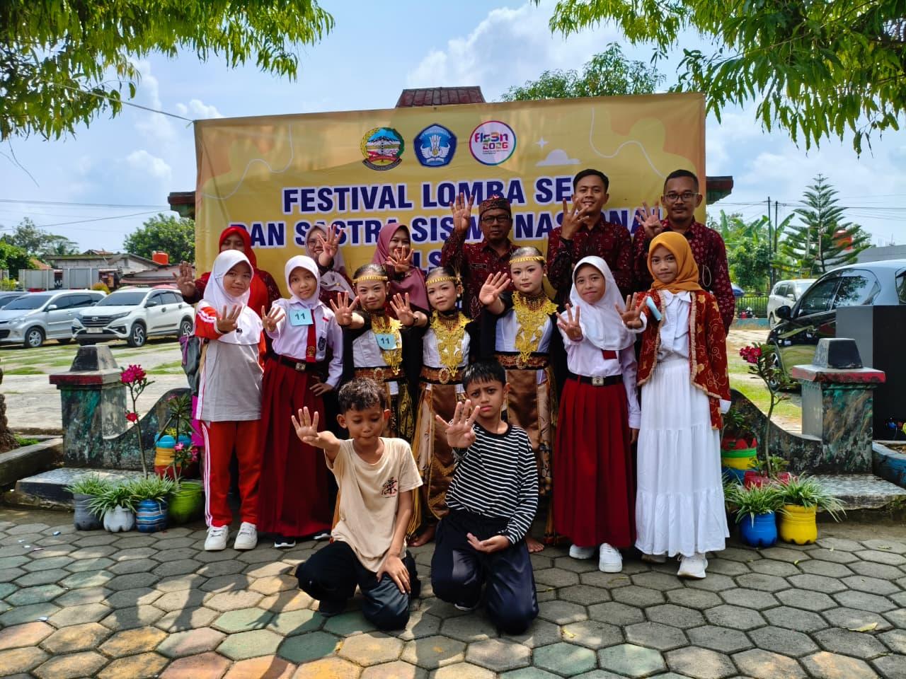 Pancaran Semangat Juang Siswa SDN 4 Pasinggangan dalam Mengikuti Ajang FLS3N BANYUMAS